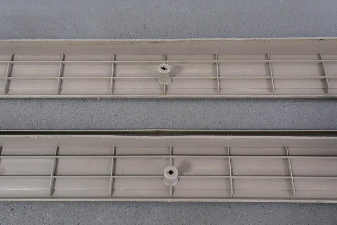 95 - 98 Chevy GMC GMT400 Extended Cab Sill Plates Left/Right Neutral 52D