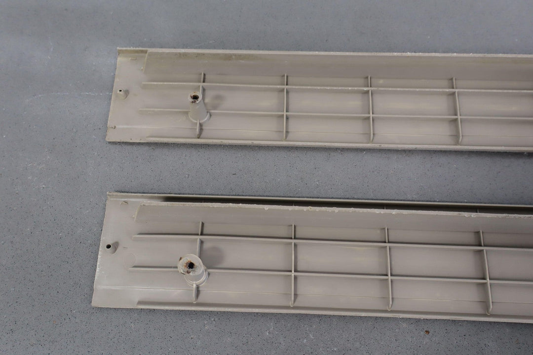 95 - 98 Chevy GMC GMT400 Extended Cab Sill Plates Left/Right Neutral 52D