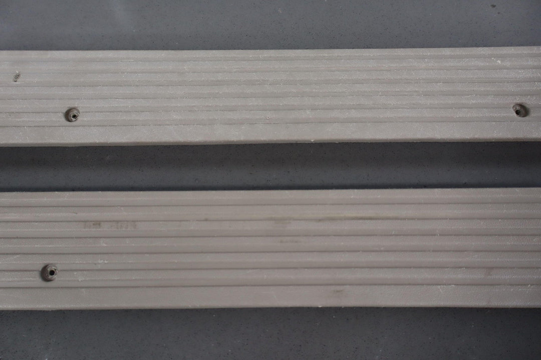 95 - 98 Chevy GMC GMT400 Extended Cab Sill Plates Left/Right Neutral 52D