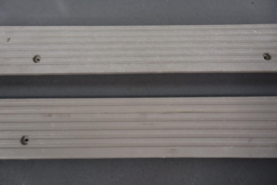 95 - 98 Chevy GMC GMT400 Extended Cab Sill Plates Left/Right Neutral 52D