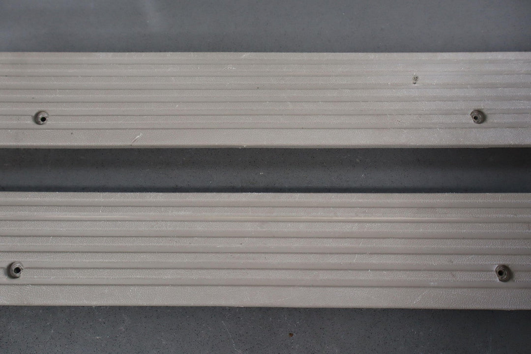 95 - 98 Chevy GMC GMT400 Extended Cab Sill Plates Left/Right Neutral 52D