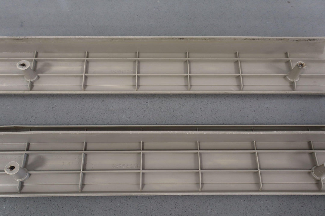 95 - 98 Chevy GMC GMT400 Extended Cab Sill Plates Left/Right Neutral 52D