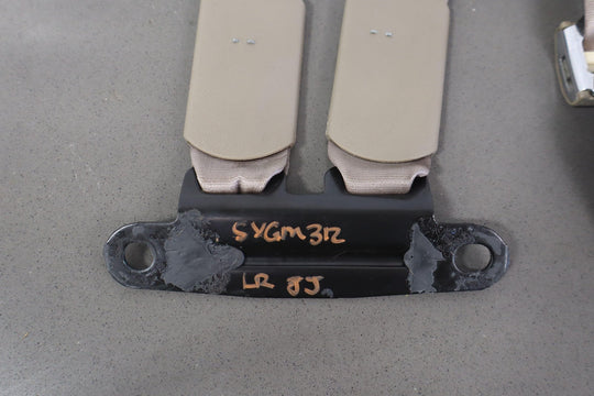 95 - 99 Chevy GMC GMT400 Extended Cab Left Rear Seat Belt Buckle Neutral 52D