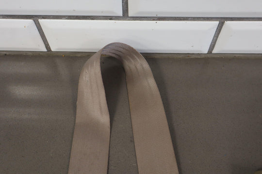 95 - 99 Chevy GMC GMT400 Extended Cab Left Rear Seat Belt Buckle Neutral 52D