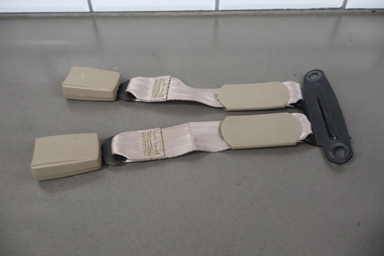 95 - 99 Chevy GMC GMT400 Extended Cab Right Rear Seat Belt Buckle Neutral 52D