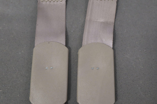 95 - 99 Chevy GMC GMT400 Extended Cab Right Rear Seat Belt Buckle Neutral 52D