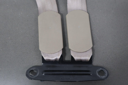 95 - 99 Chevy GMC GMT400 Extended Cab Right Rear Seat Belt Buckle Neutral 52D