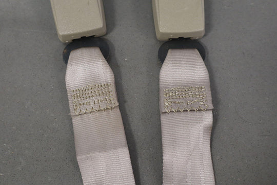 95 - 99 Chevy GMC GMT400 Extended Cab Right Rear Seat Belt Buckle Neutral 52D