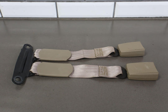 95 - 99 Chevy GMC GMT400 Extended Cab Right Rear Seat Belt Buckle Neutral 52D