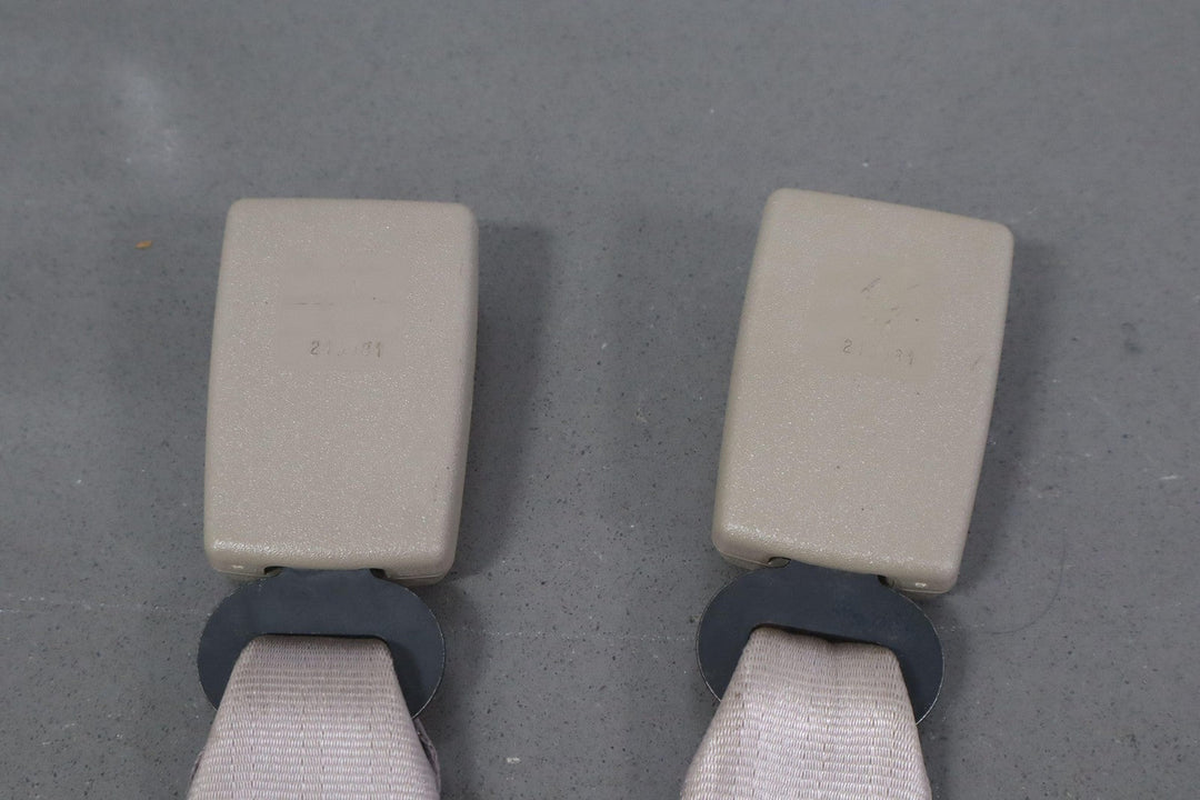 95 - 99 Chevy GMC GMT400 Extended Cab Right Rear Seat Belt Buckle Neutral 52D