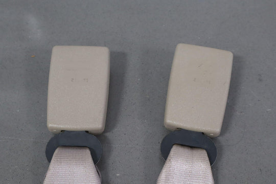 95 - 99 Chevy GMC GMT400 Extended Cab Right Rear Seat Belt Buckle Neutral 52D