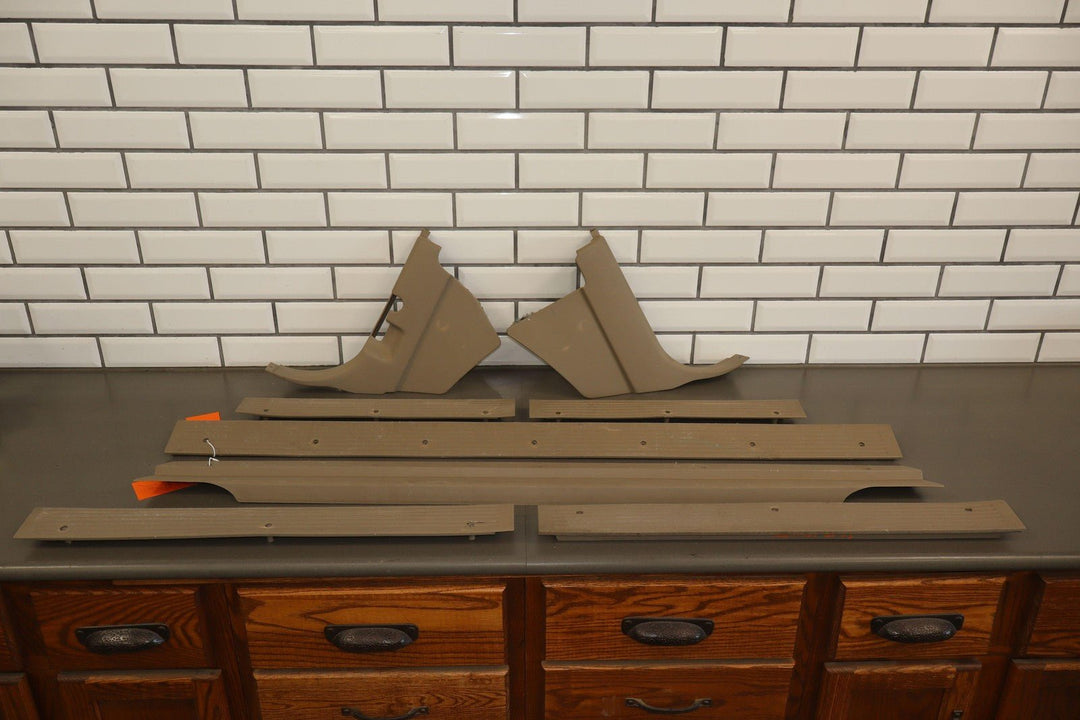 95 - 99 Chevy GMC Suburban GMT800 8 Piece Sill Plate Set Neutral 52U Kick Panels