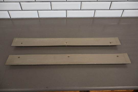 95 - 99 Chevy GMC Suburban GMT800 8 Piece Sill Plate Set Neutral 52U Kick Panels