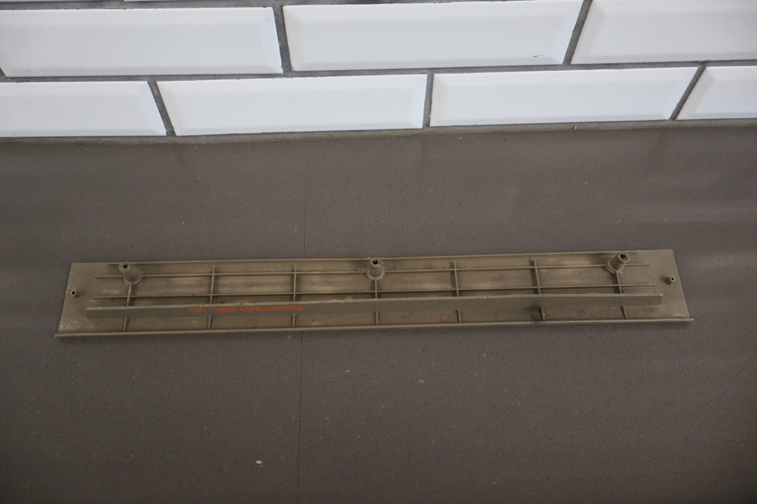 95 - 99 Chevy GMC Suburban GMT800 8 Piece Sill Plate Set Neutral 52U Kick Panels