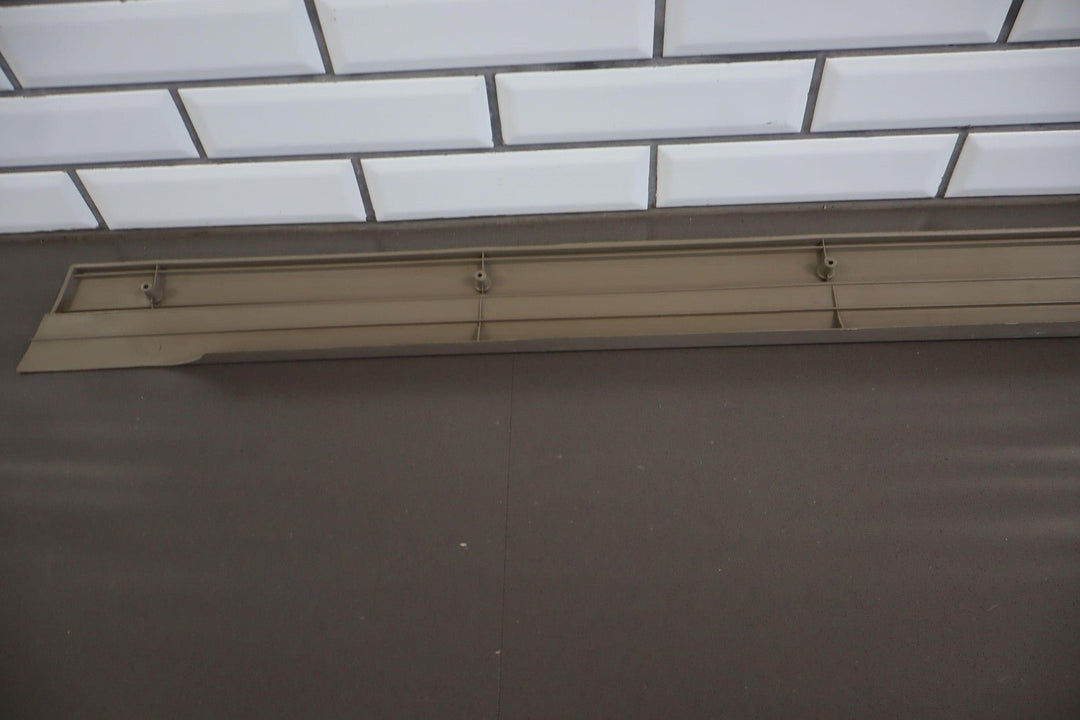 95 - 99 Chevy GMC Suburban GMT800 8 Piece Sill Plate Set Neutral 52U Kick Panels