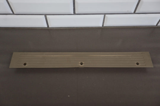 95 - 99 Chevy GMC Suburban GMT800 8 Piece Sill Plate Set Neutral 52U Kick Panels