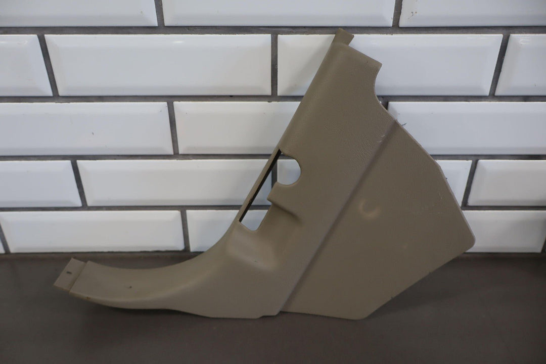 95 - 99 Chevy GMC Suburban GMT800 8 Piece Sill Plate Set Neutral 52U Kick Panels