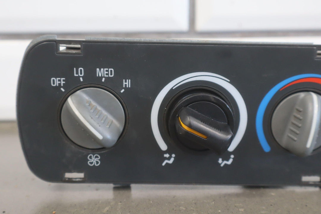 95 - 99 GMC Suburban GMT400 Overhead Climate Control Panel