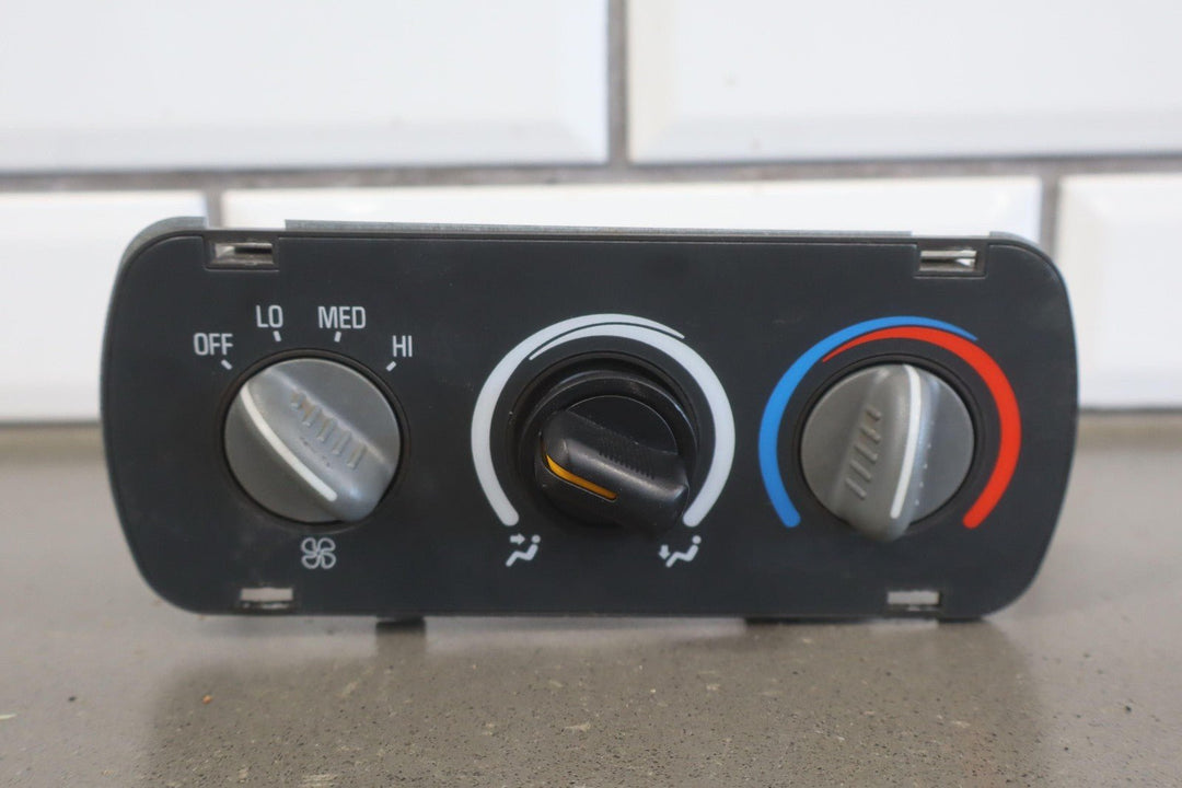 95 - 99 GMC Suburban GMT400 Overhead Climate Control Panel