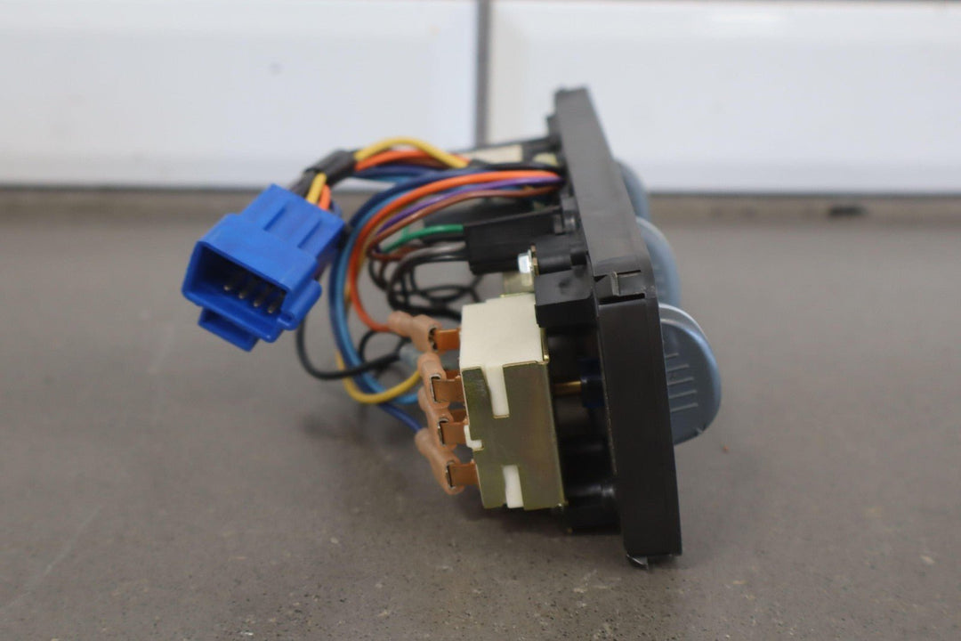 95 - 99 GMC Suburban GMT400 Overhead Climate Control Panel