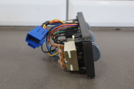 95 - 99 GMC Suburban GMT400 Overhead Climate Control Panel