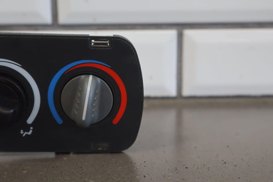 95 - 99 GMC Suburban GMT400 Overhead Climate Control Panel