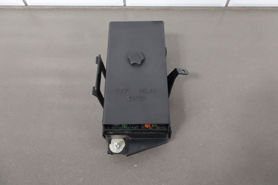 2000 Chevrolet Corvette Cabin Fuse Box 19300118