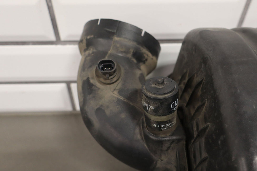 96 - 00 Chevy GMC Truck SUV GMT400 5.7L L31 Air Cleaner Assembly