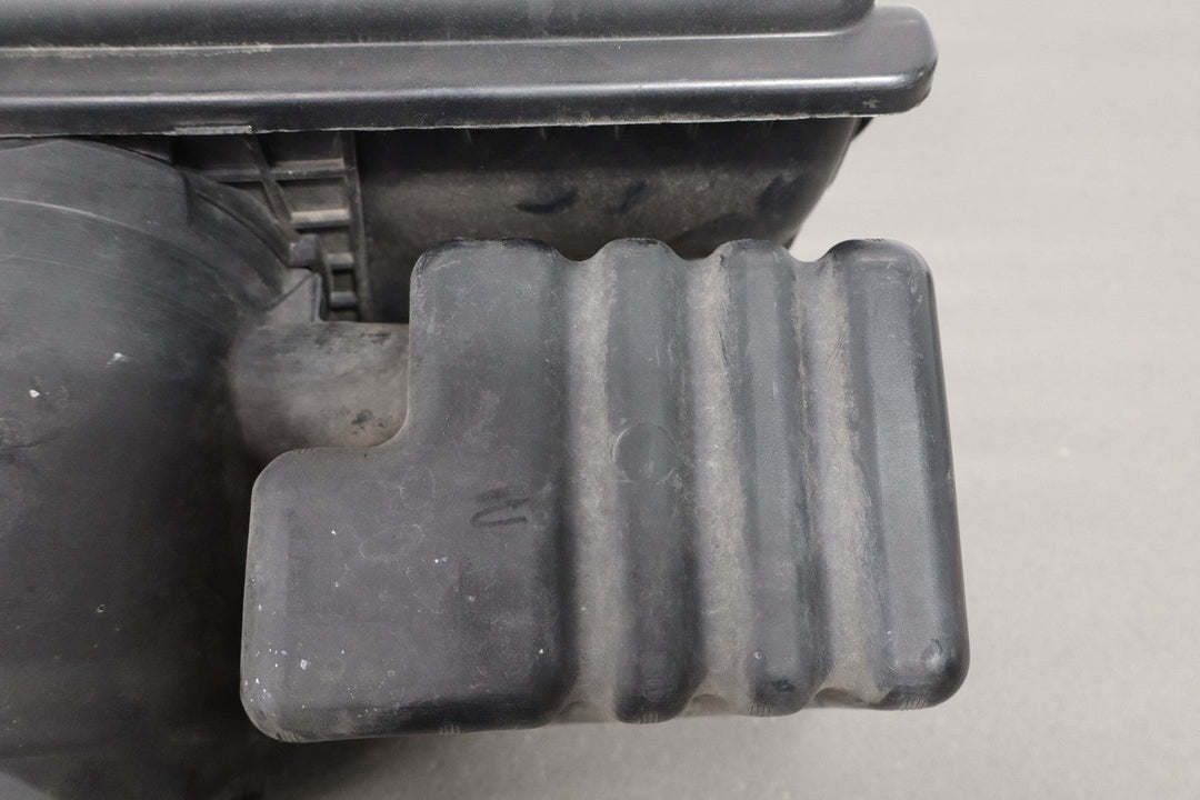 96 - 00 Chevy GMC Truck SUV GMT400 5.7L L31 Air Cleaner Assembly