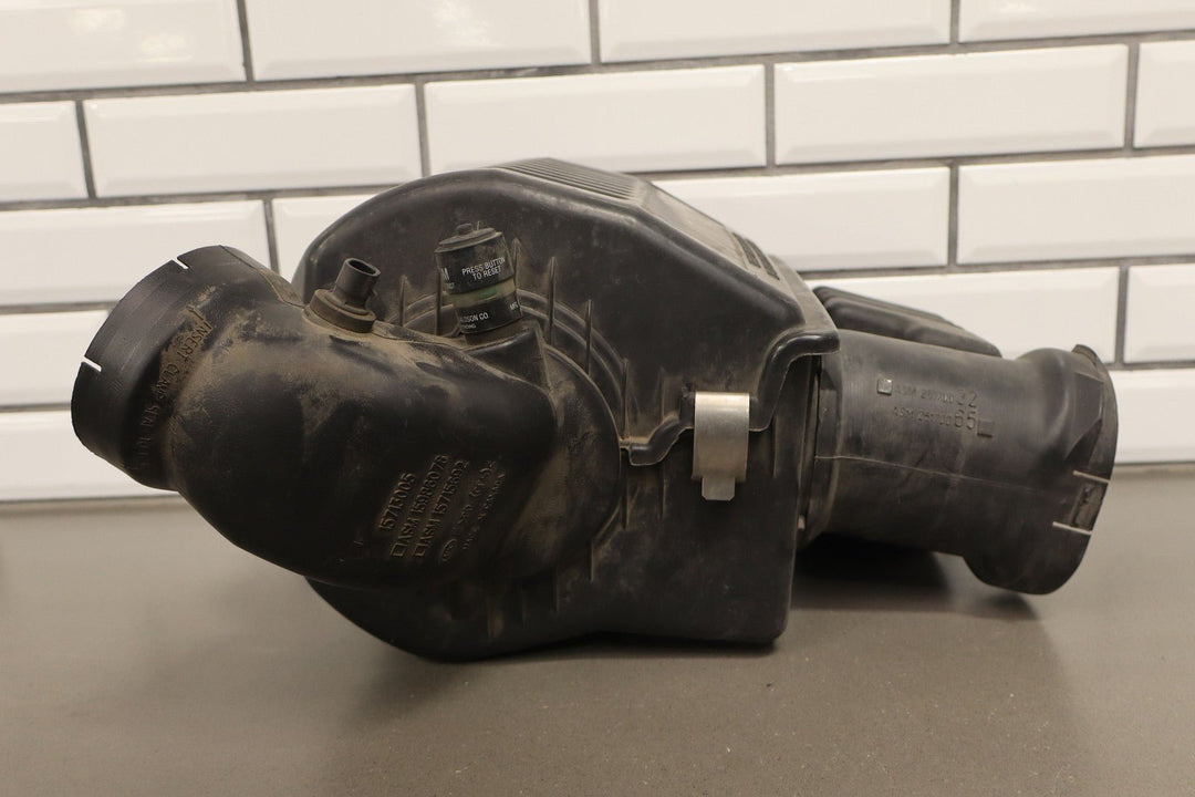 96 - 00 Chevy GMC Truck SUV GMT400 5.7L L31 Air Cleaner Assembly