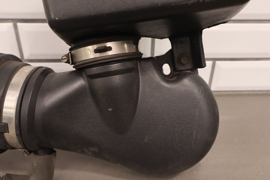 96 - 00 Chevy GMC Truck SUV GMT400 5.7L L31 Air Cleaner Assembly