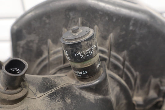 96 - 00 Chevy GMC Truck SUV GMT400 5.7L L31 Air Cleaner Assembly