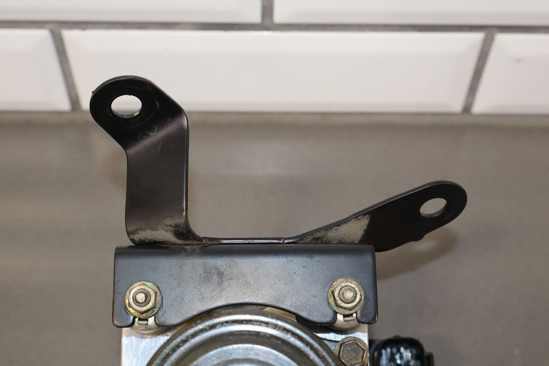 96 - 00 Toyota 4Runner ABS Anti Lock Brake Pump & Module W/Bracket