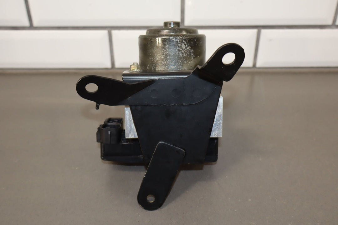 96 - 00 Toyota 4Runner ABS Anti Lock Brake Pump & Module W/Bracket