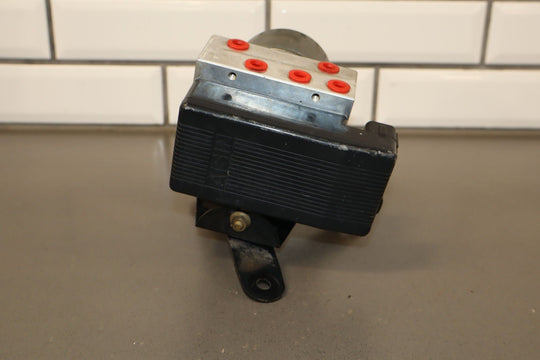 96 - 00 Toyota 4Runner ABS Anti Lock Brake Pump & Module W/Bracket