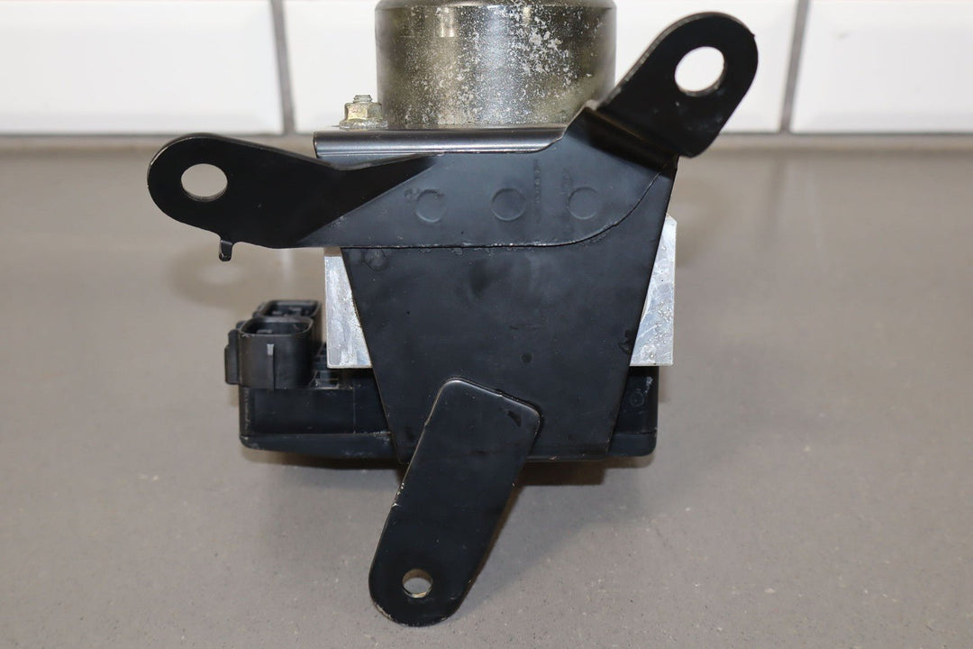 96 - 00 Toyota 4Runner ABS Anti Lock Brake Pump & Module W/Bracket