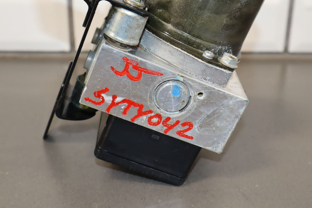 96 - 00 Toyota 4Runner ABS Anti Lock Brake Pump & Module W/Bracket