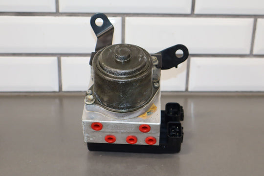 96 - 00 Toyota 4Runner ABS Anti Lock Brake Pump & Module W/Bracket