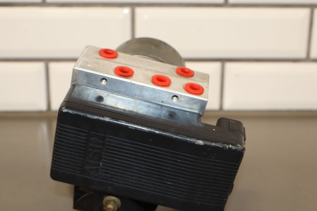 96 - 00 Toyota 4Runner ABS Anti Lock Brake Pump & Module W/Bracket