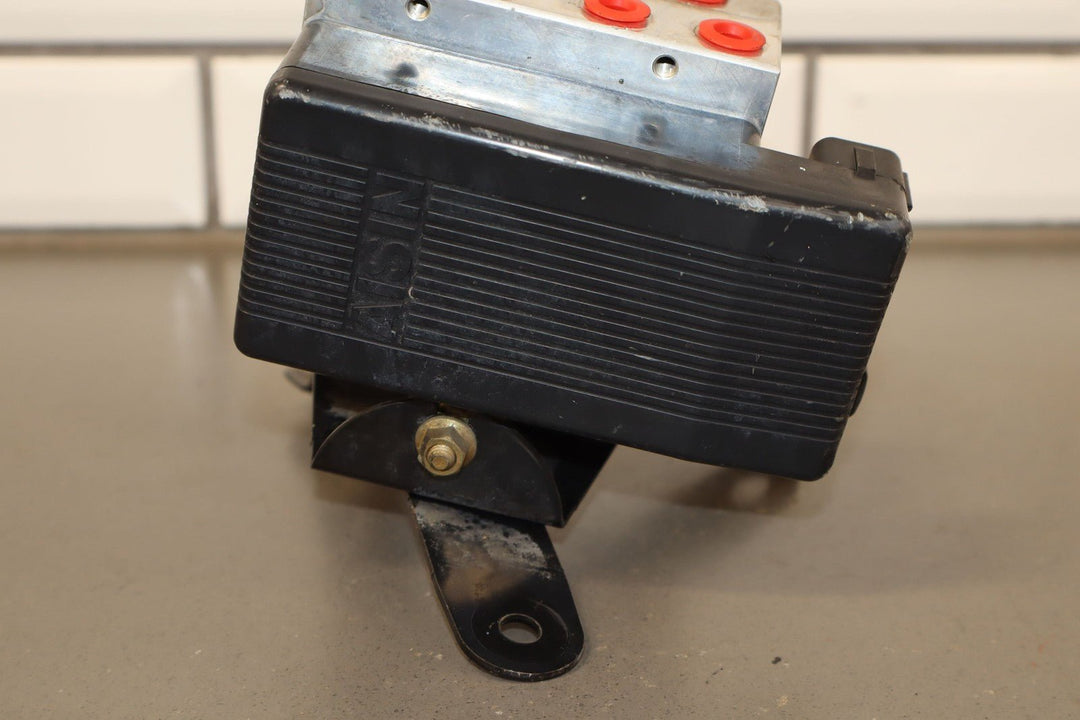 96 - 00 Toyota 4Runner ABS Anti Lock Brake Pump & Module W/Bracket