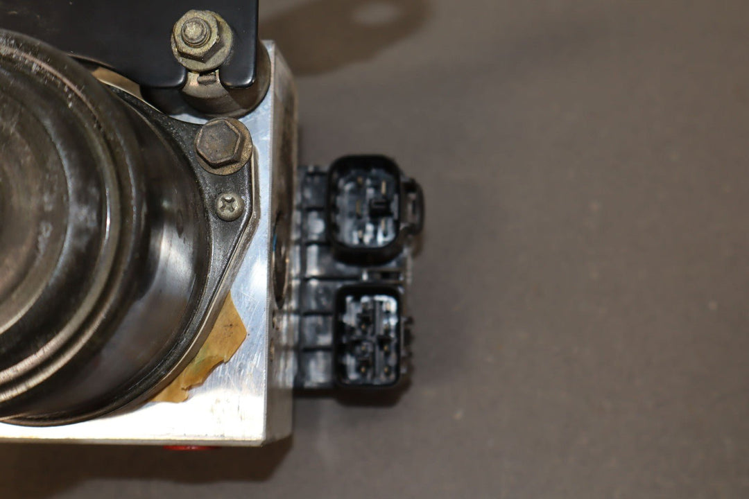 96 - 00 Toyota 4Runner ABS Anti Lock Brake Pump & Module W/Bracket