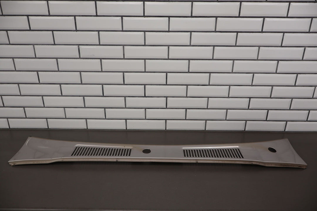 96 - 98 Lexus LX450 Metal Cowl Vent Panel (Cashmere Beige 4M9)