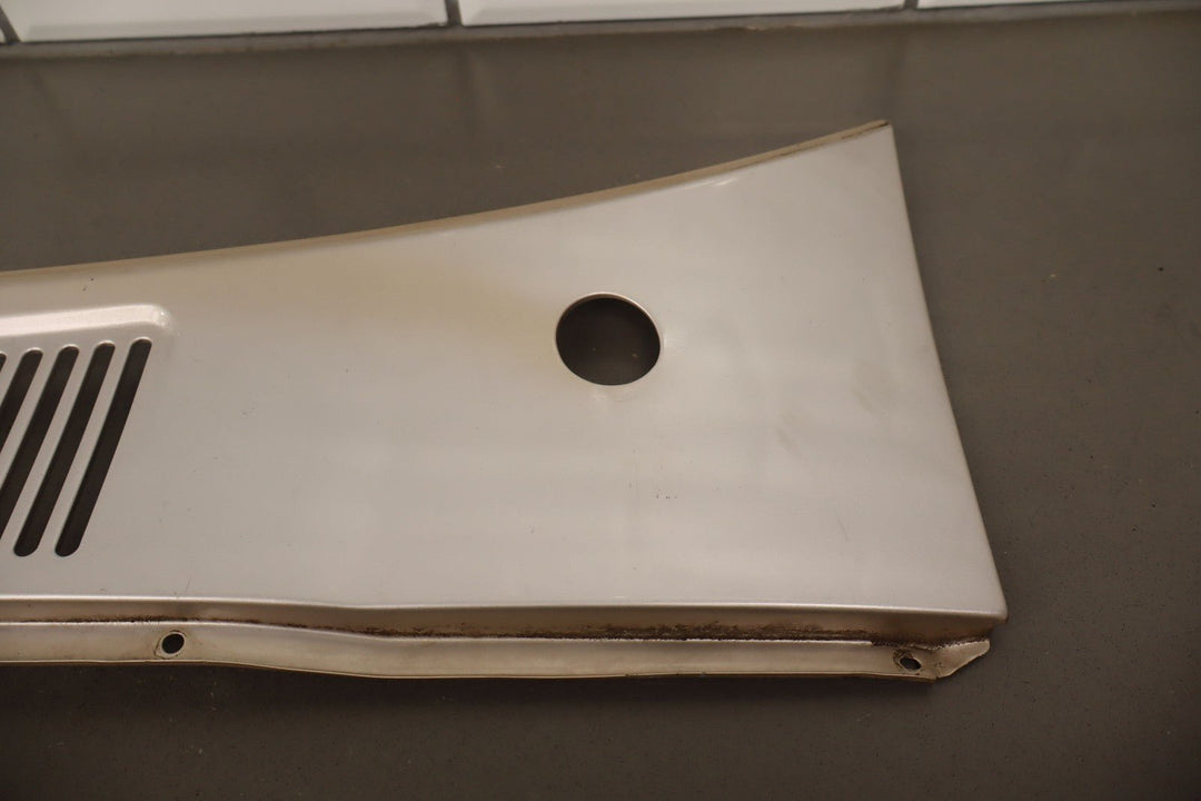 96 - 98 Lexus LX450 Metal Cowl Vent Panel (Cashmere Beige 4M9)