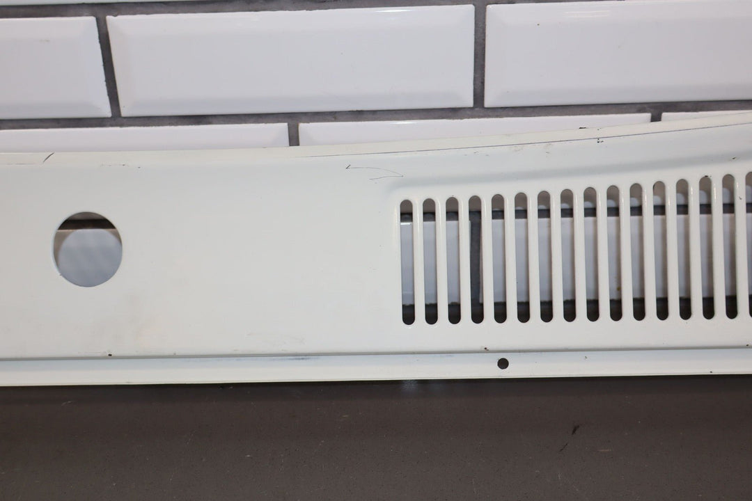 96 - 98 Lexus LX450 Metal Cowl Vent Panel Repainted White