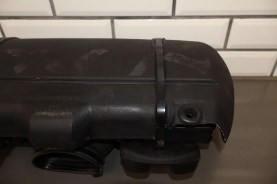 97 - 00 Corvette C5 5.7L Air Cleaner Intake Tube Box Base Lid Straps *No MAF*