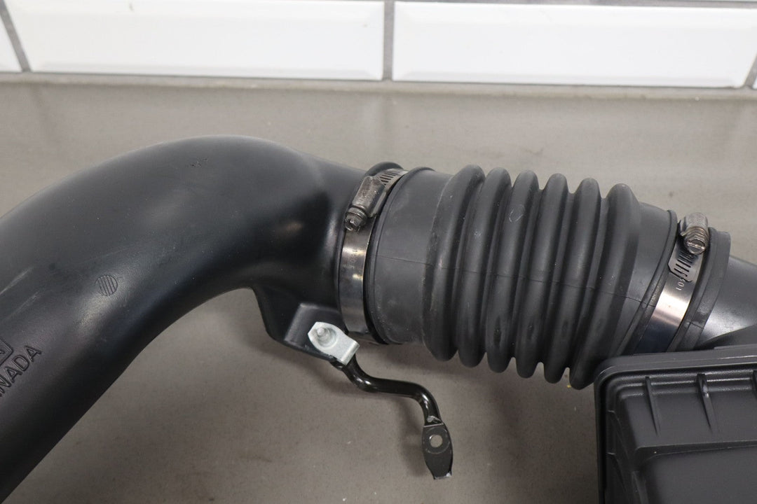 97 - 02 Plymouth Chrysler Prowler Air Intake Cleaner Tube Lid Airbox Base