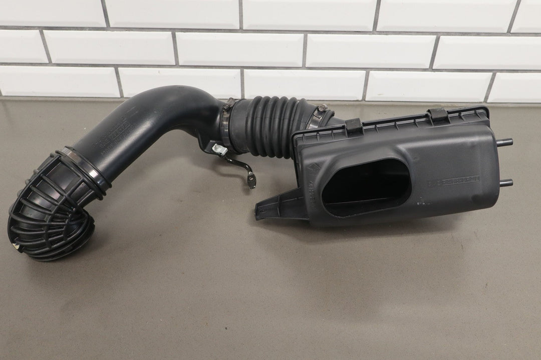 97 - 02 Plymouth Chrysler Prowler Air Intake Cleaner Tube Lid Airbox Base