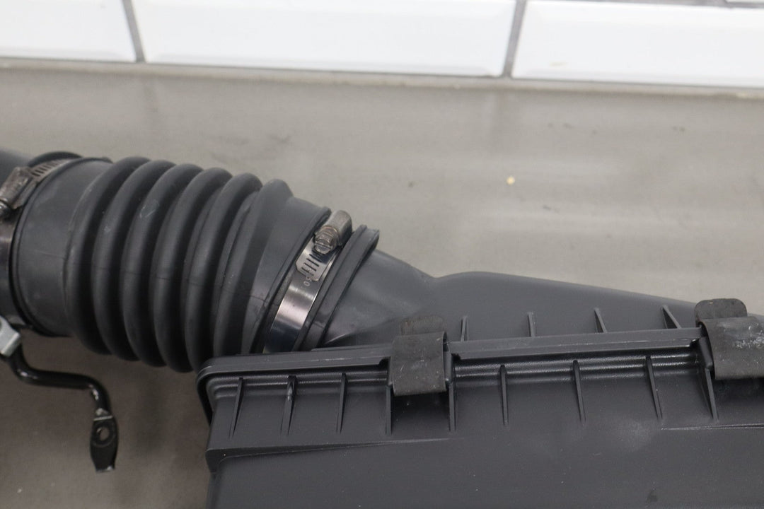 97 - 02 Plymouth Chrysler Prowler Air Intake Cleaner Tube Lid Airbox Base