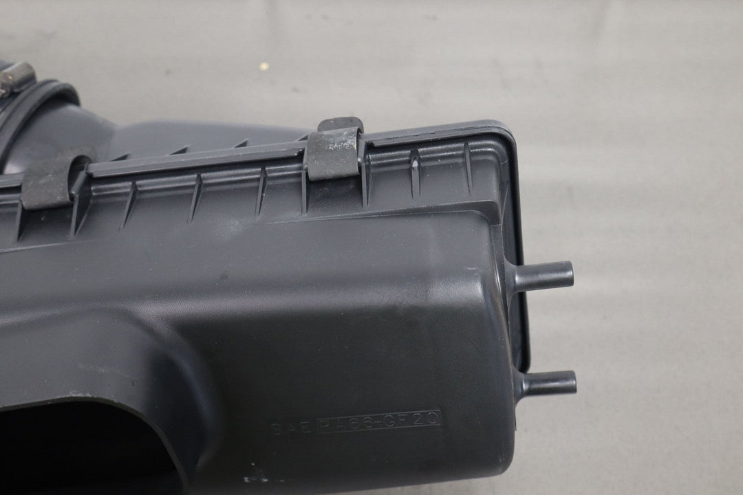 97 - 02 Plymouth Chrysler Prowler Air Intake Cleaner Tube Lid Airbox Base