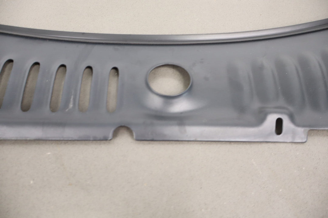 97 - 02 Plymouth Chrysler Prowler Front Center Cowl Vent Panel W/Seal - Matte Black